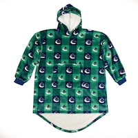 NHL Vancouver Canucks Hockey Team Logo Hooded Sherpa Sweater Blanket Front_Elevated