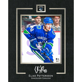 Réplique encadrée d'autographe de la LNH, Elias Pettersson des Canucks de Vancouver, 16 x 20 po Front_Flat