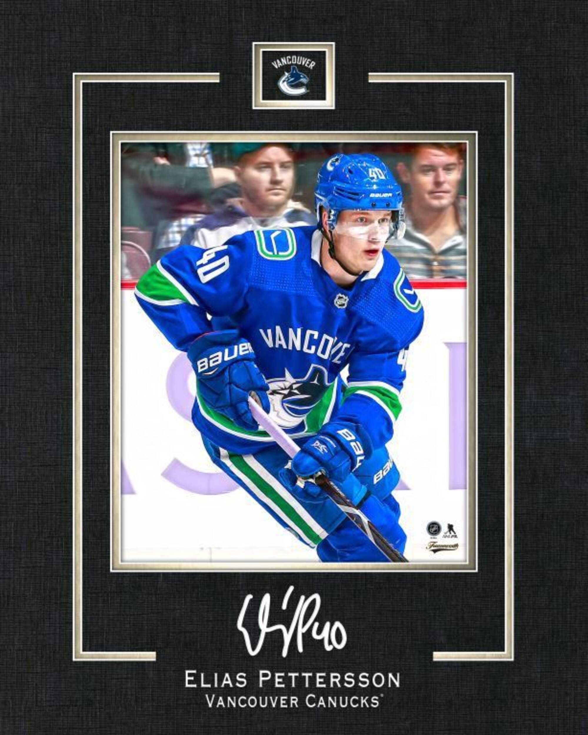 Réplique encadrée d'autographe de la LNH, Elias Pettersson des Canucks de Vancouver, 16 x 20 po Front_Flat