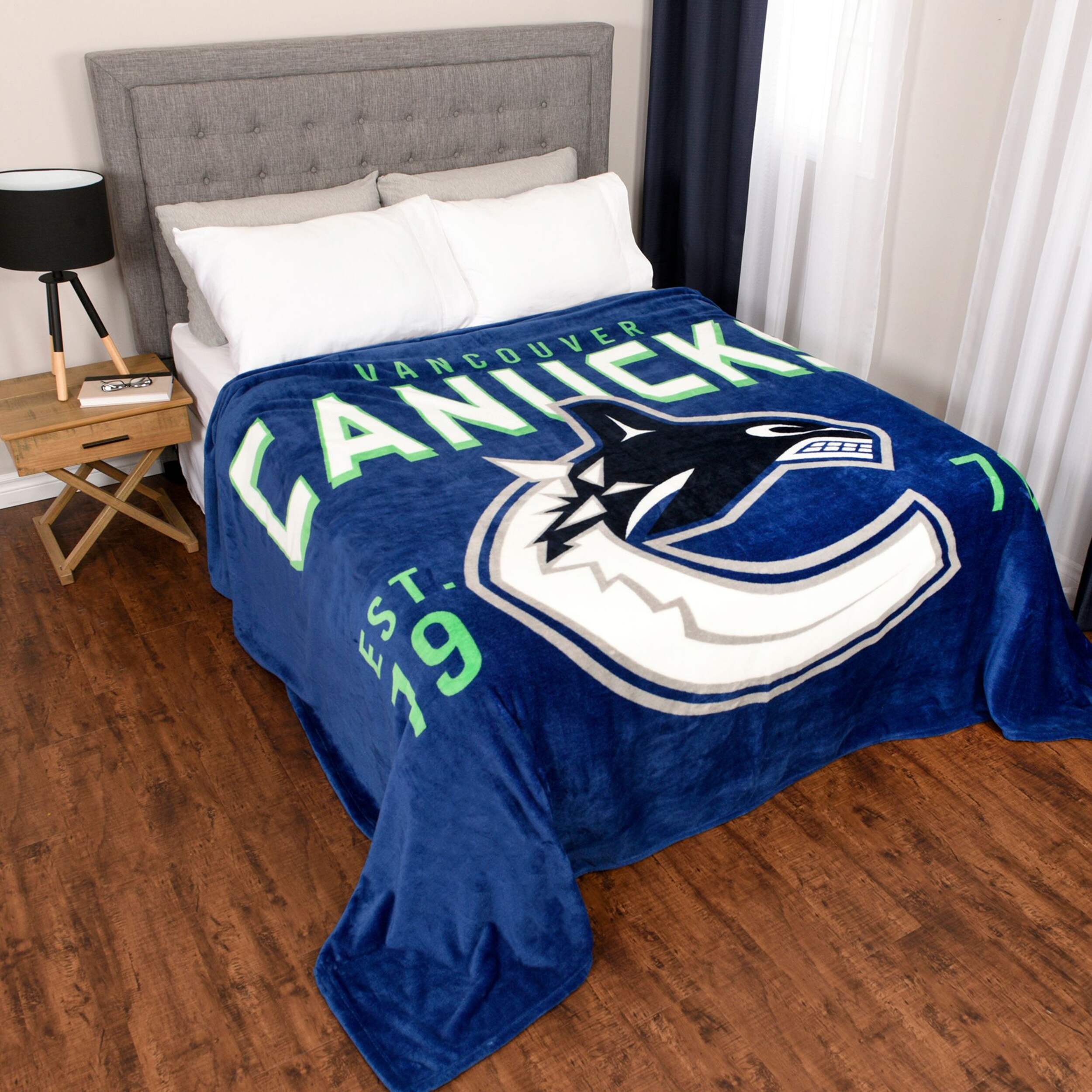 NHL Vancouver Canucks Officially Licensed Hockey Jumbo Plush Blanket