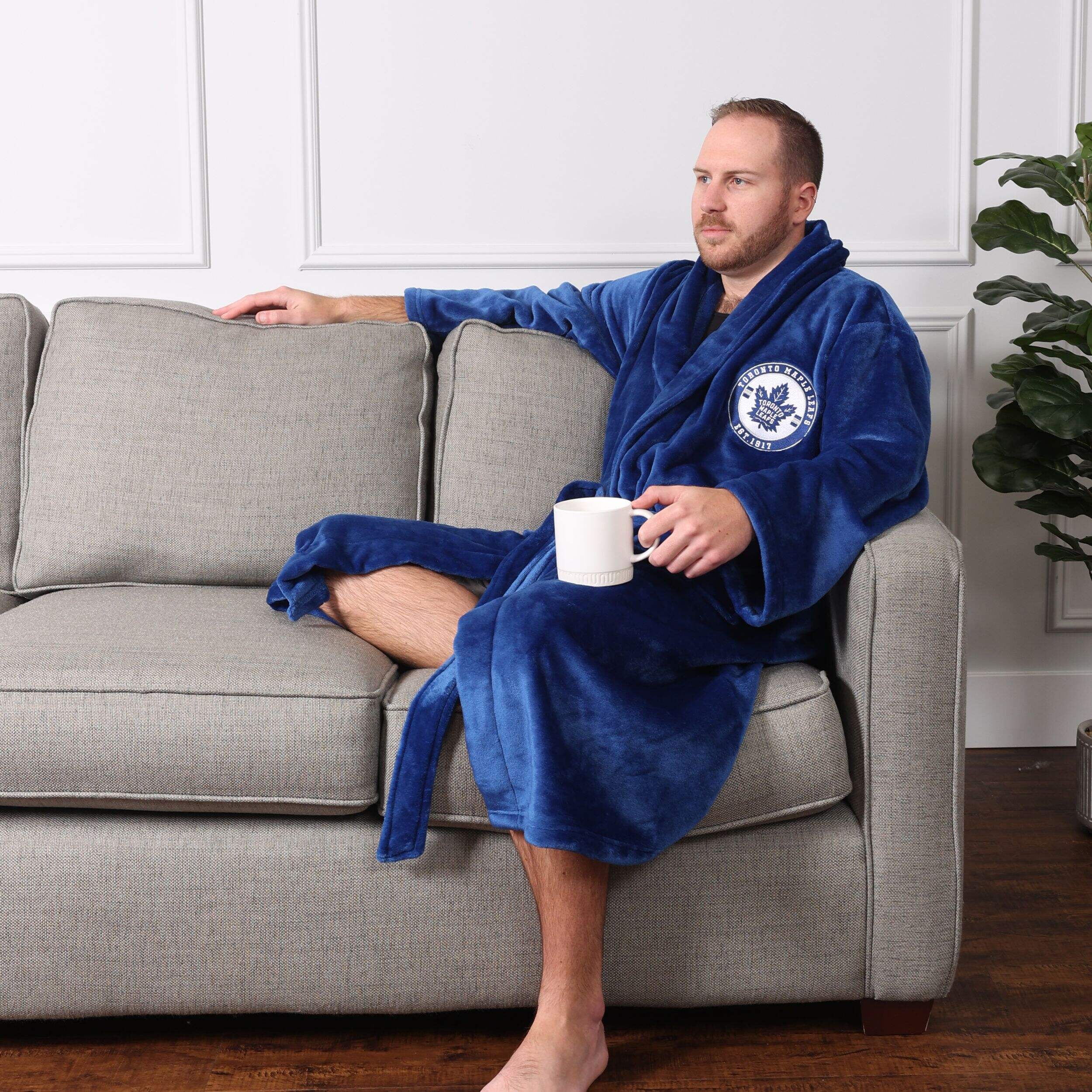 NHL Toronto Maple Leafs Bathrobe, Adult, One Size Canadian Tire