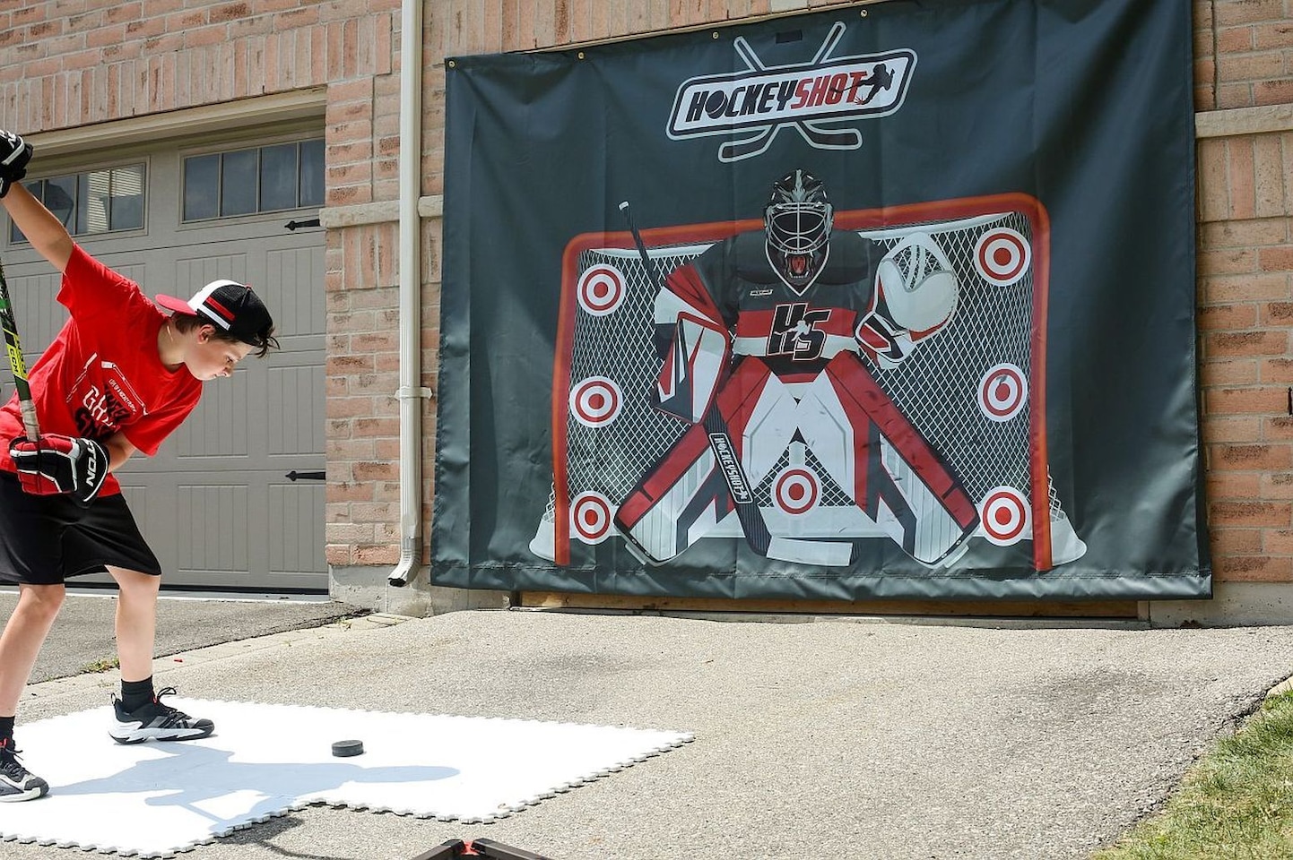 HockeyShot Extreme Hockey Shooting Tarp 2.0, 7ft x 10ft Canadian Tire