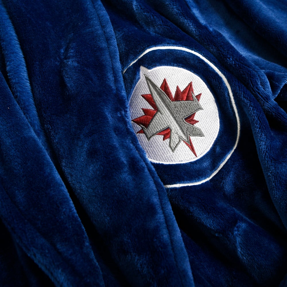 Adult NHL Winnipeg Jets Bathrobe | Canadian Tire