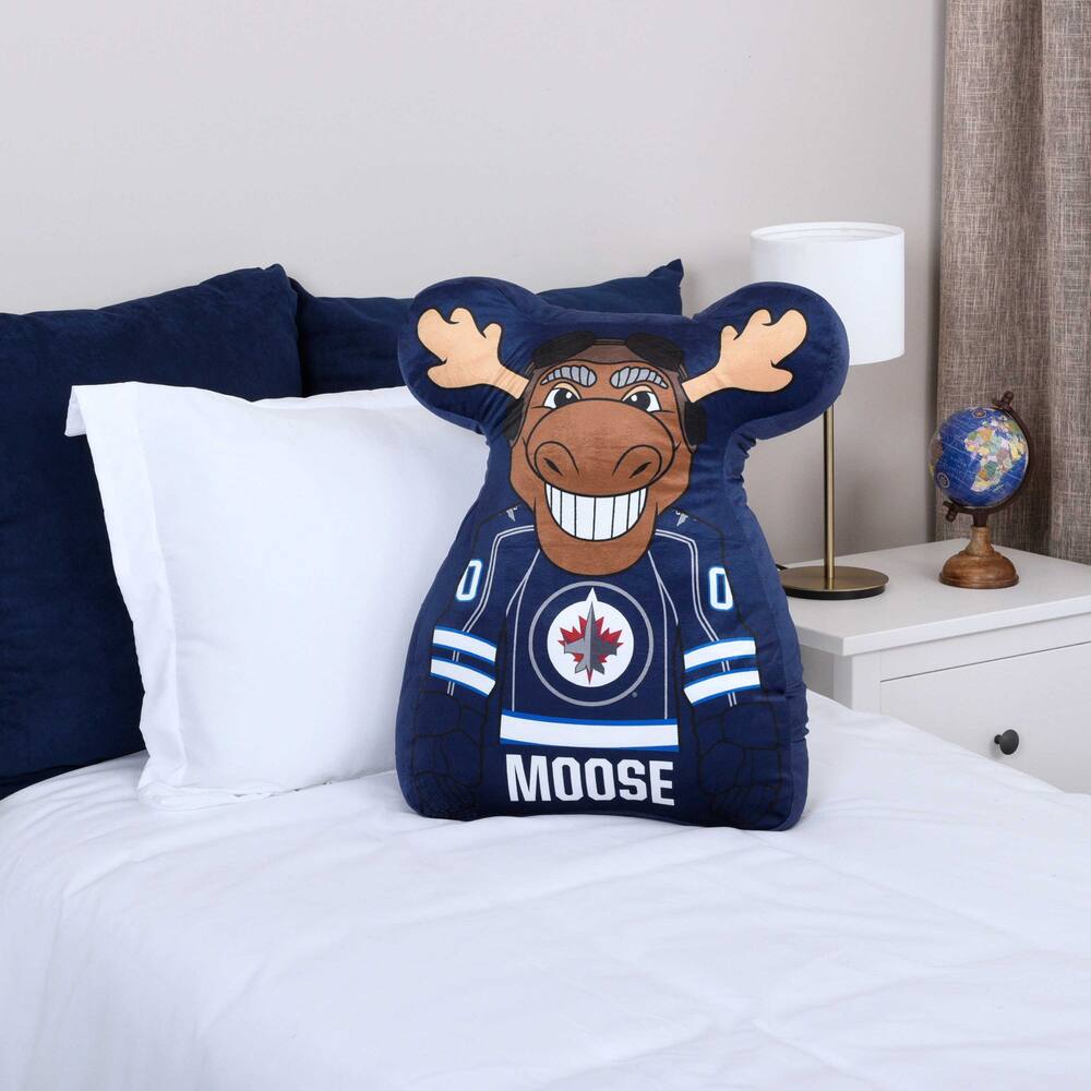 Winnipeg Jets Current Mascot Logo - A moose with goggles & a