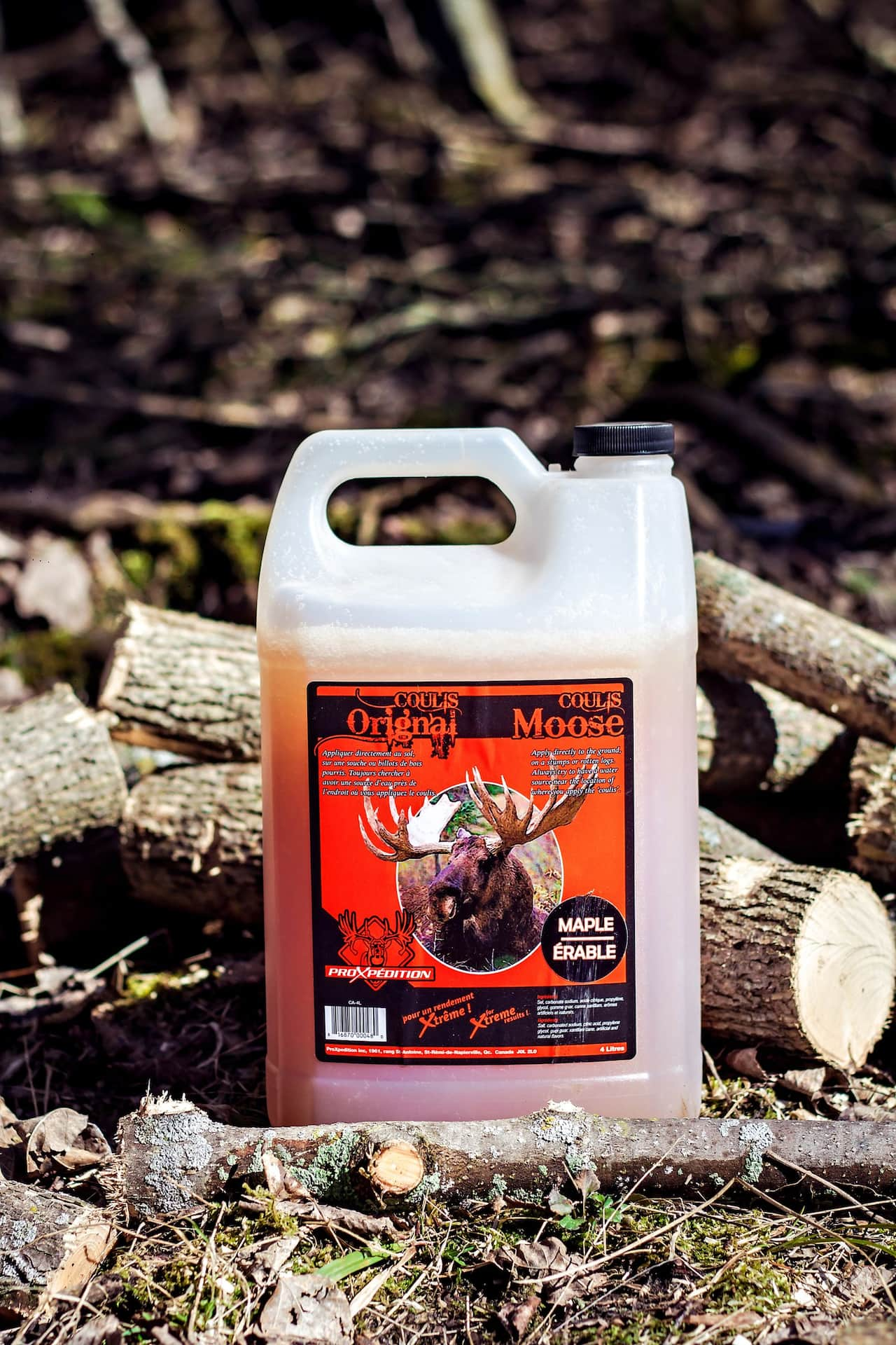 Moultrie Hunting Liquid Bear Attractant, Raspberry Jelly Doughnut