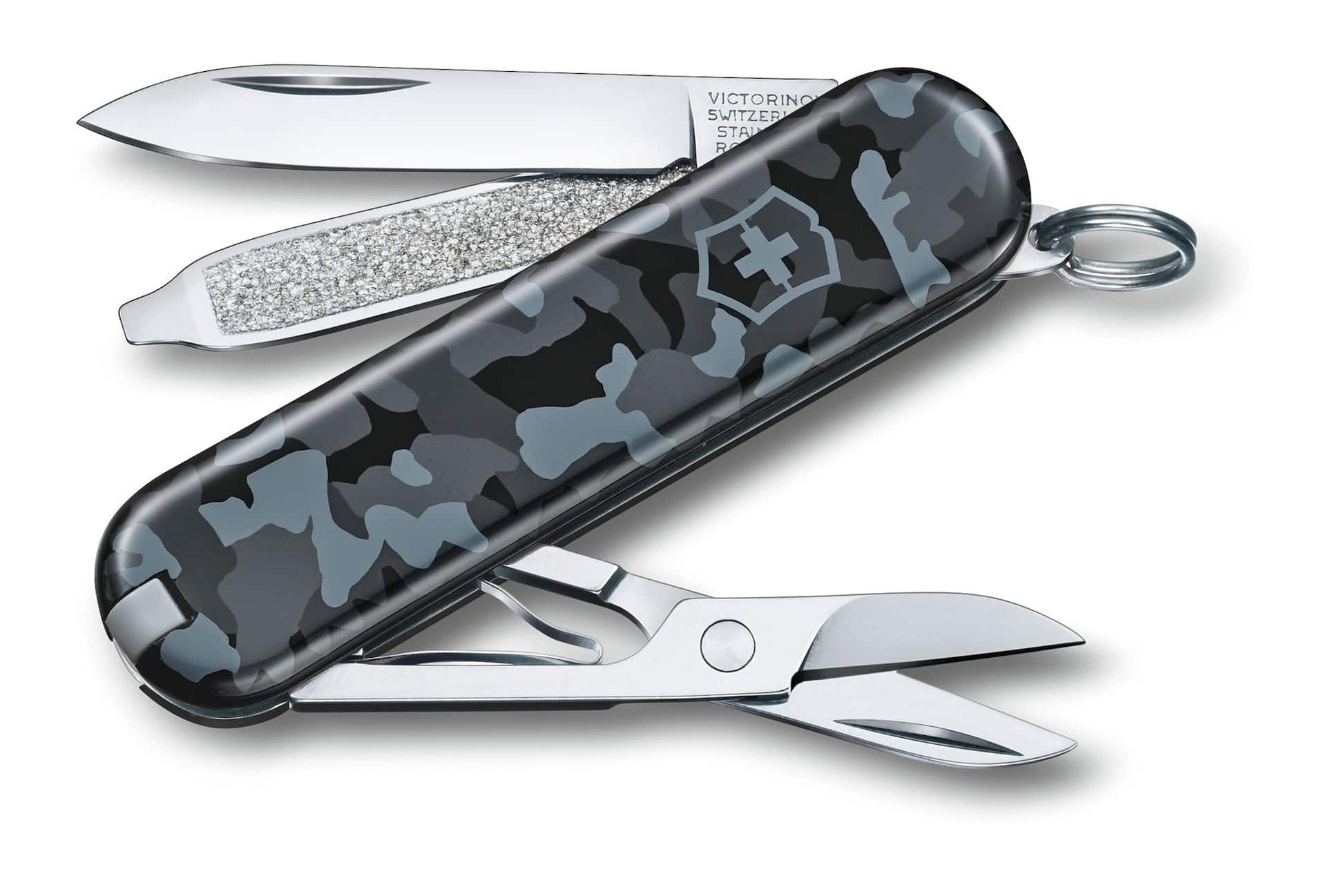 Victorinox Swiss Army Classic SD Folding Pocket Knife, Navy