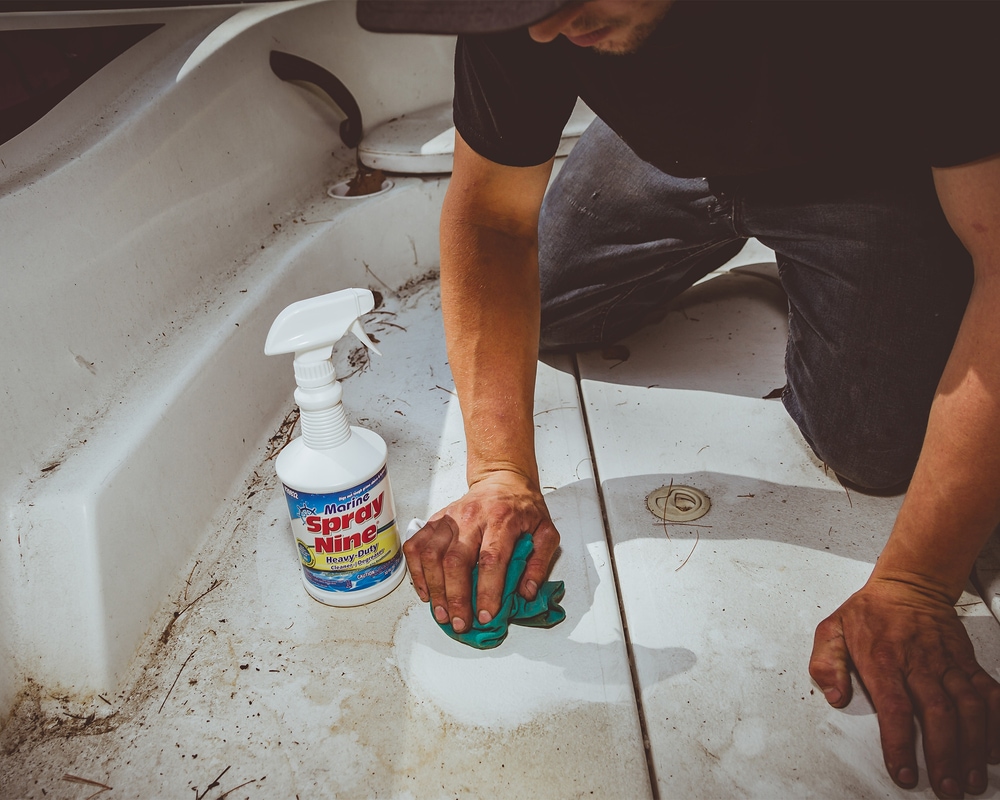 Spray Nine® Marine HeavyDuty Cleaner/Disinfectant, 946ml Bottle