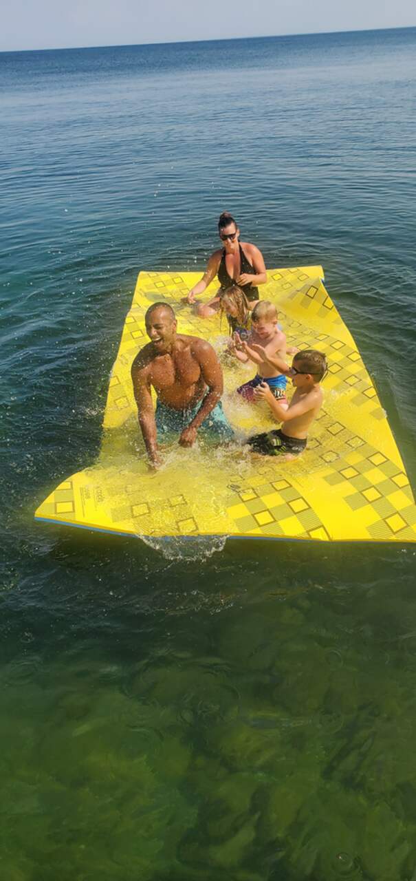 Floating Water Mat Float Pad Used in Lake Pool Water Beach Sea