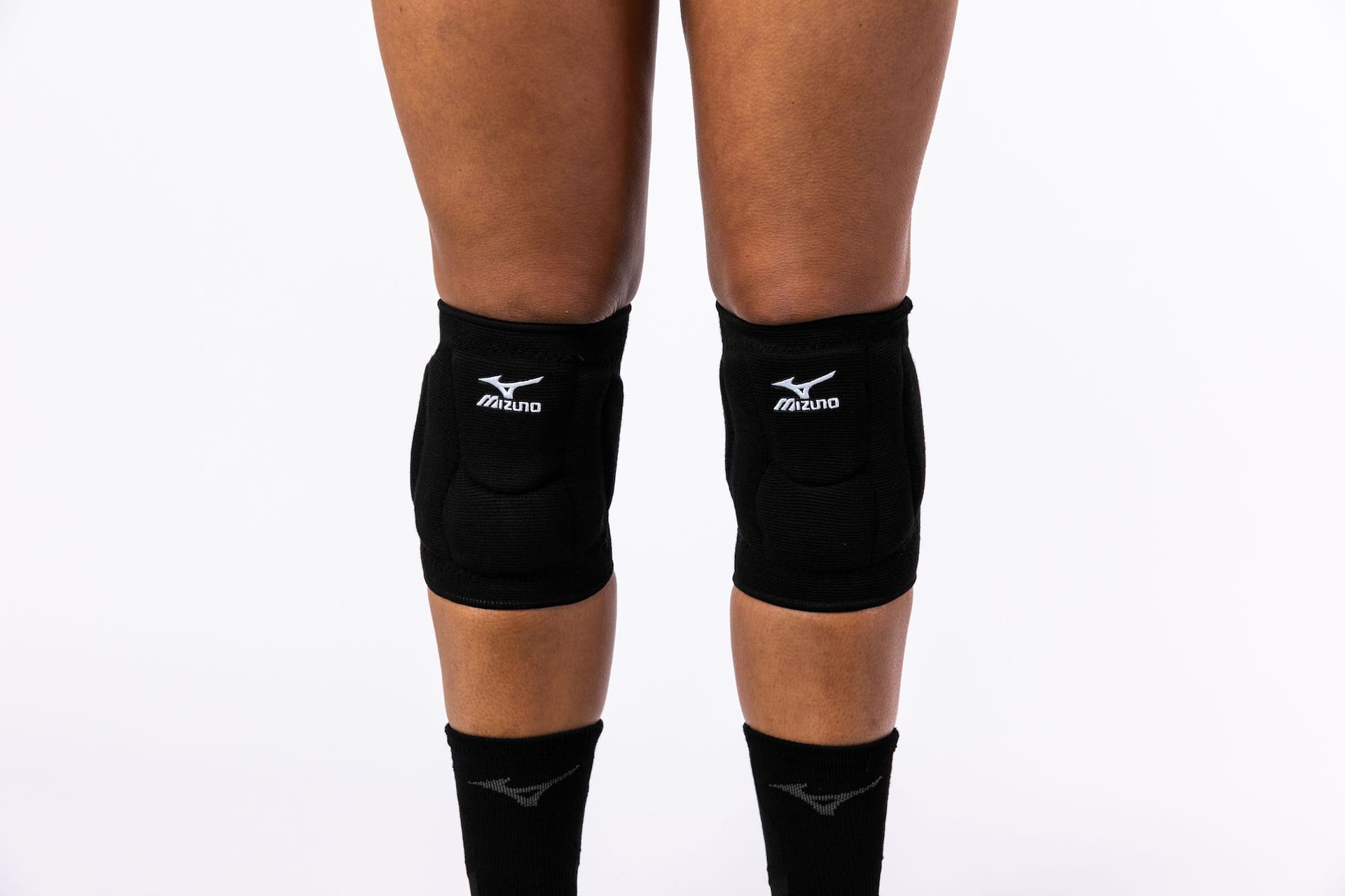 Black mizuno knee store pads