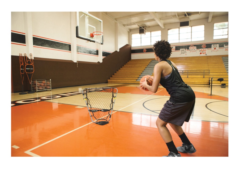 SKLZ Solo Assist Portable Indoor/Outdoor Basketball Rebounder Net