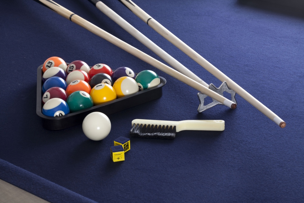 Hathaway Montecito Pool/Billiards Table w/ Balls, Cues & Accessories