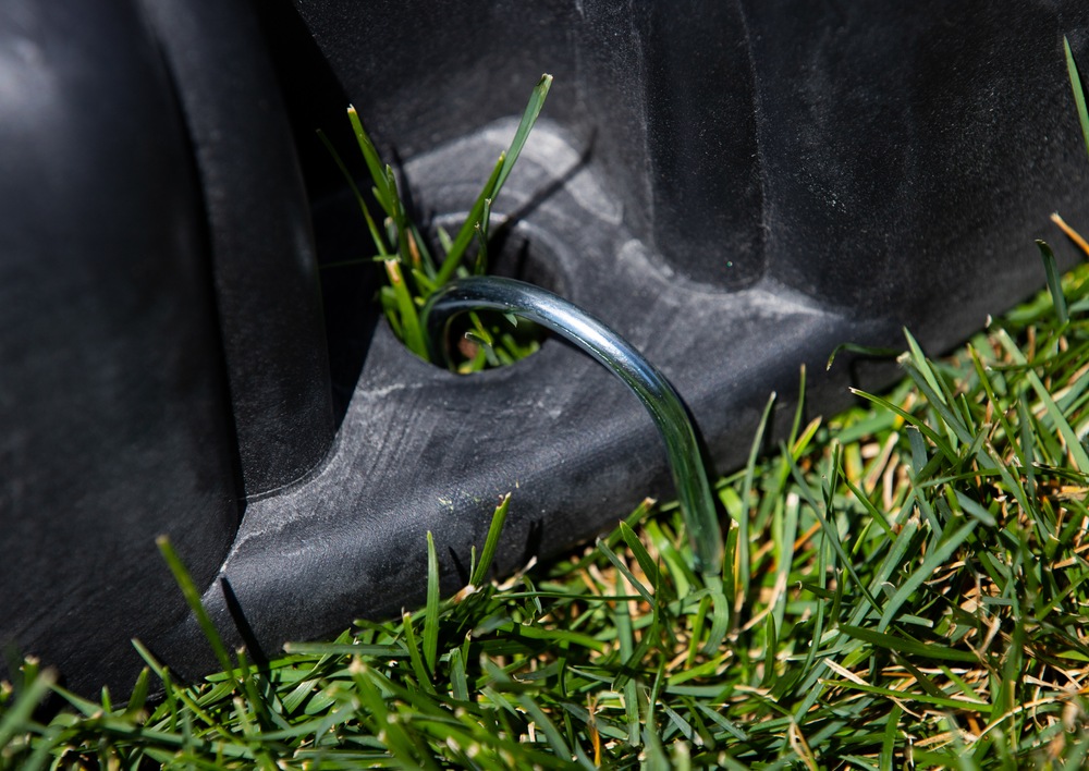 Hathaway Portable WeatherResistant Tetherball Set w/ Base, Cord, Ball & Air Pump Canadian Tire