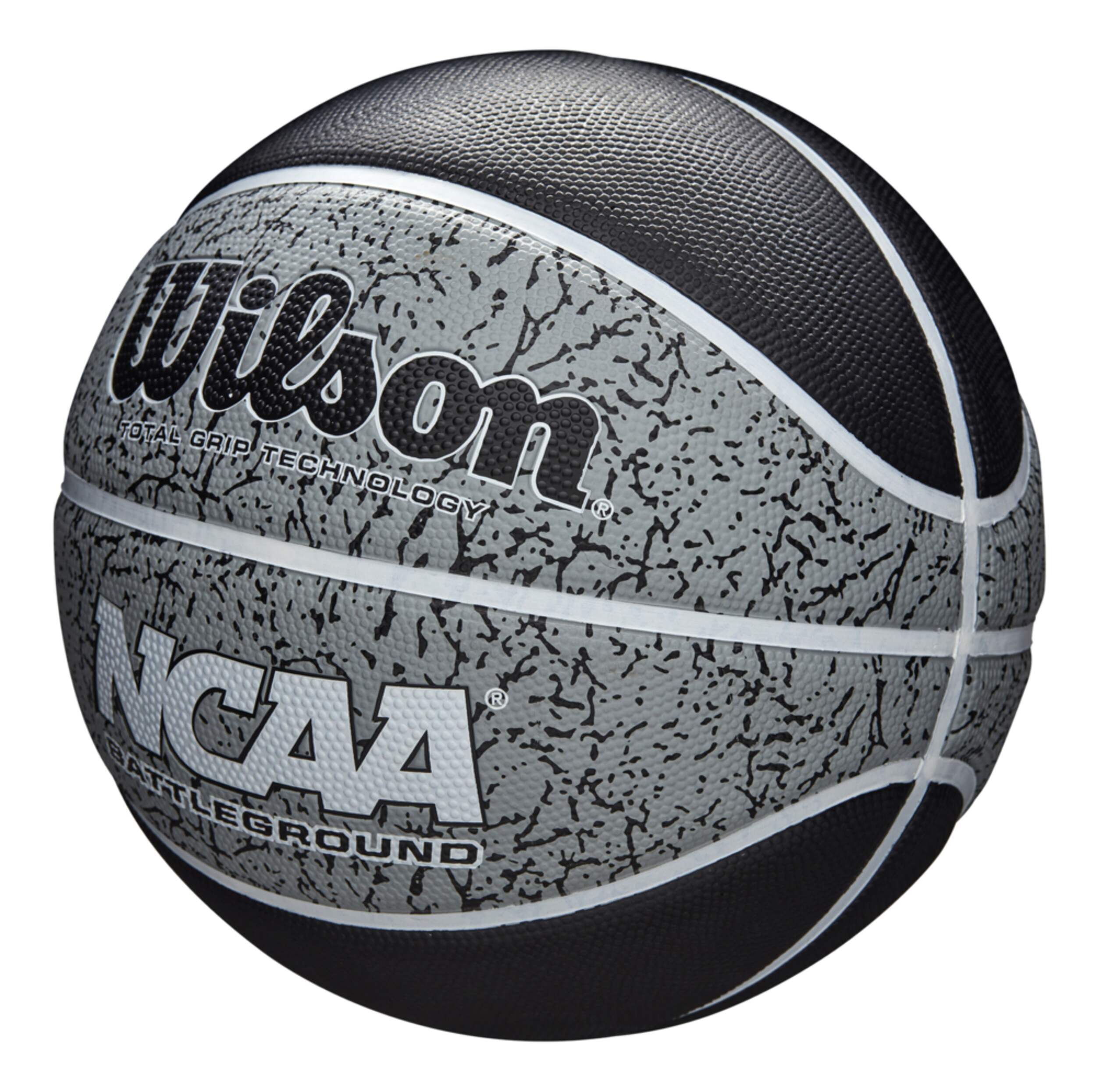 Ballon de basketball en caoutchouc Wilson NCAA Battleground, intérieur/extérieur, taille officielle 7 (29-1/2 po) Front_Three_Fourths_Angled_Left