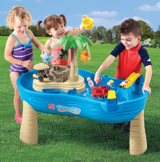 Step 2 Tropical Island Resort Play Box Canadian Tire