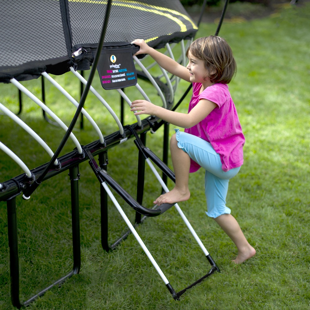 Trampoline Springfree FlexrStep Canadian Tire