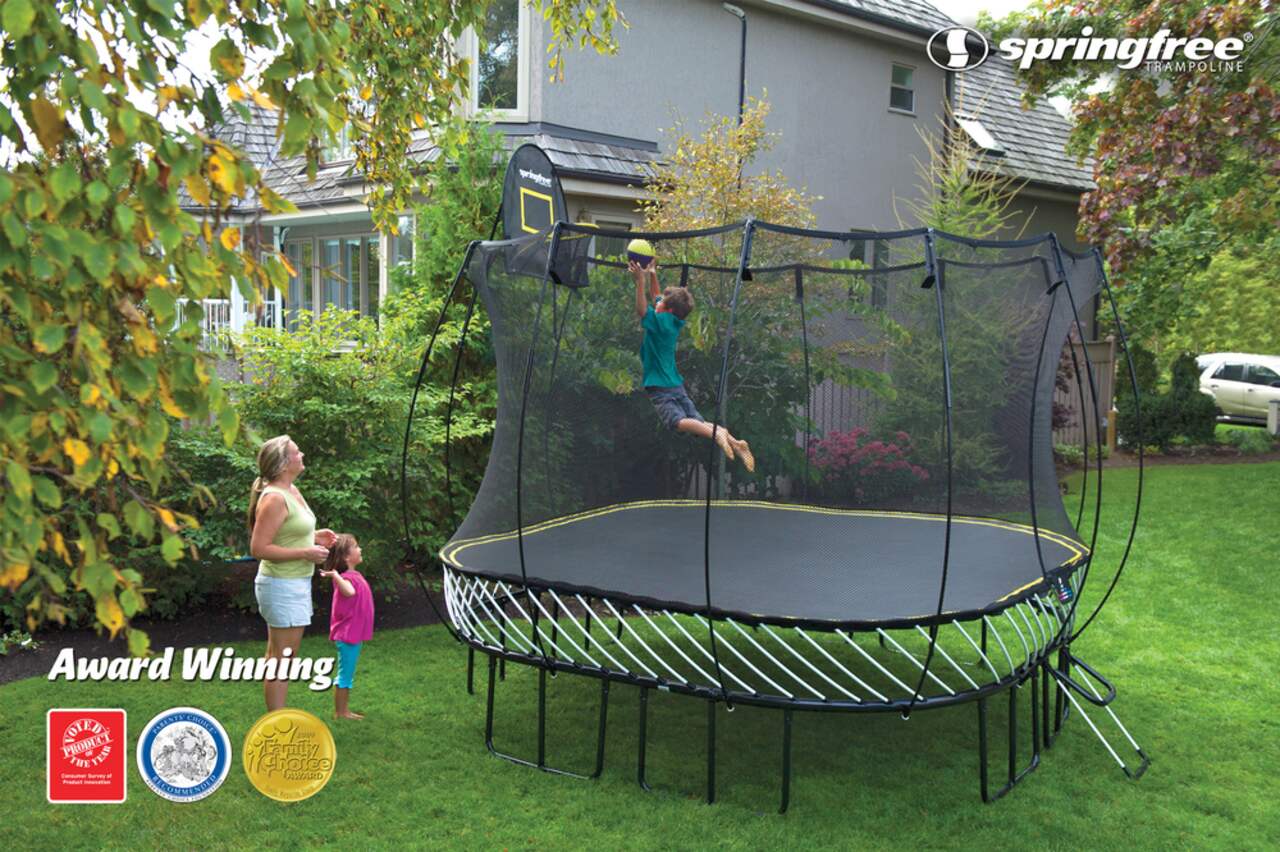 Springfree Trampoline with Safety Enclosure, 11 x 11-ft