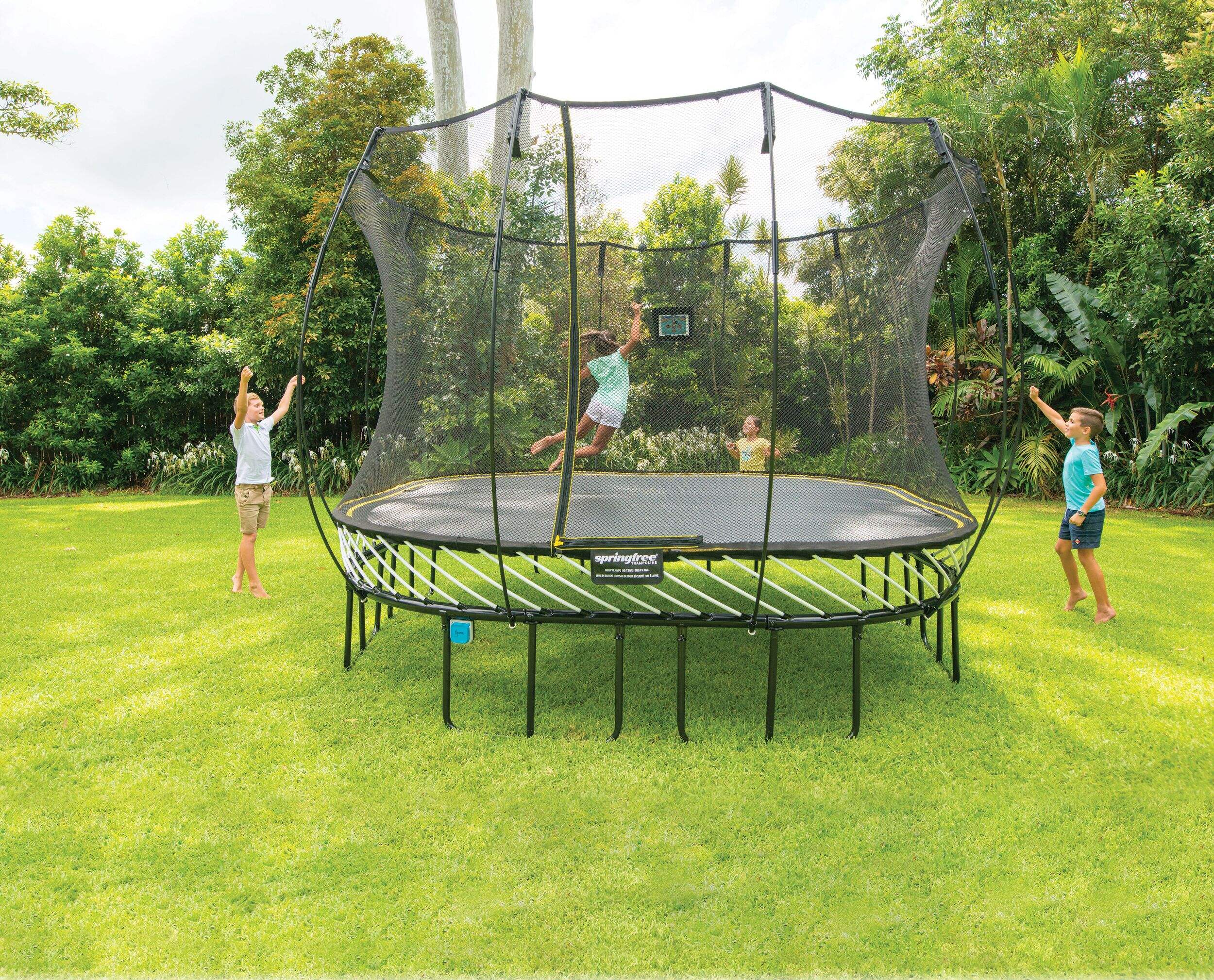 Trampoline Springfree et filet avec TGOMA, 11 x 11 pi Front_Flat