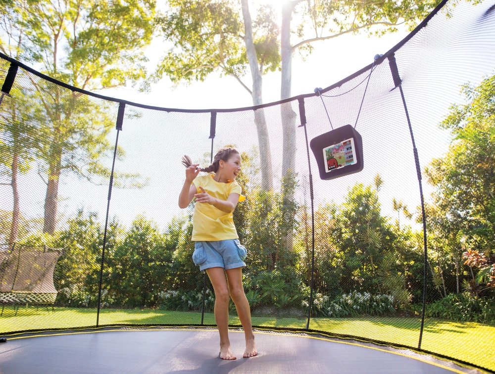 Springfree Trampoline & Enclosure with TGOMA, 11 x 11ft Canadian Tire