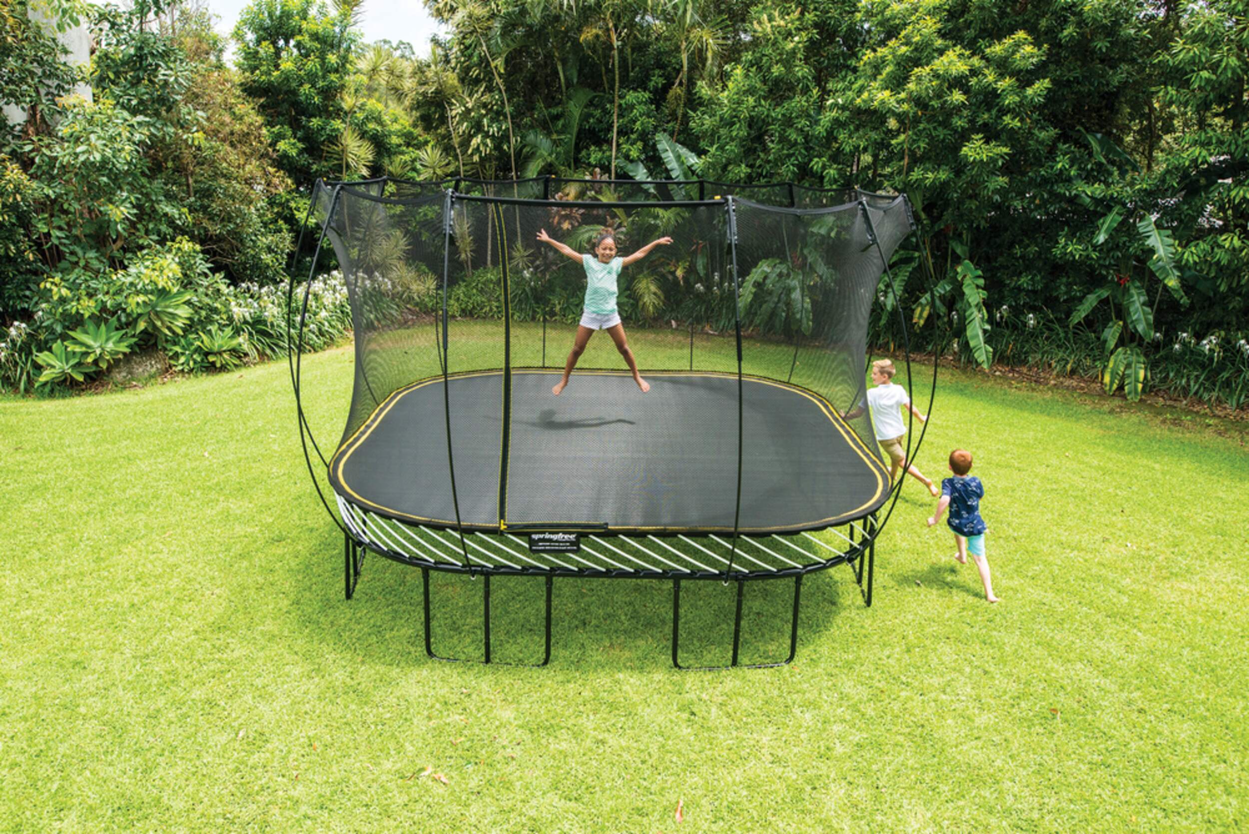 Springfree Square Smart Trampoline™ with Safety Enclosure, 13 x 13ft Canadian Tire