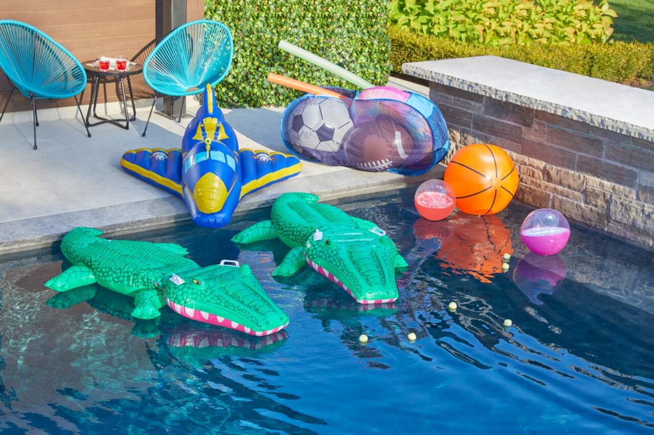 Stella & Finn Inflatable Ride-On Alligator Toy Pool Float/Lounger