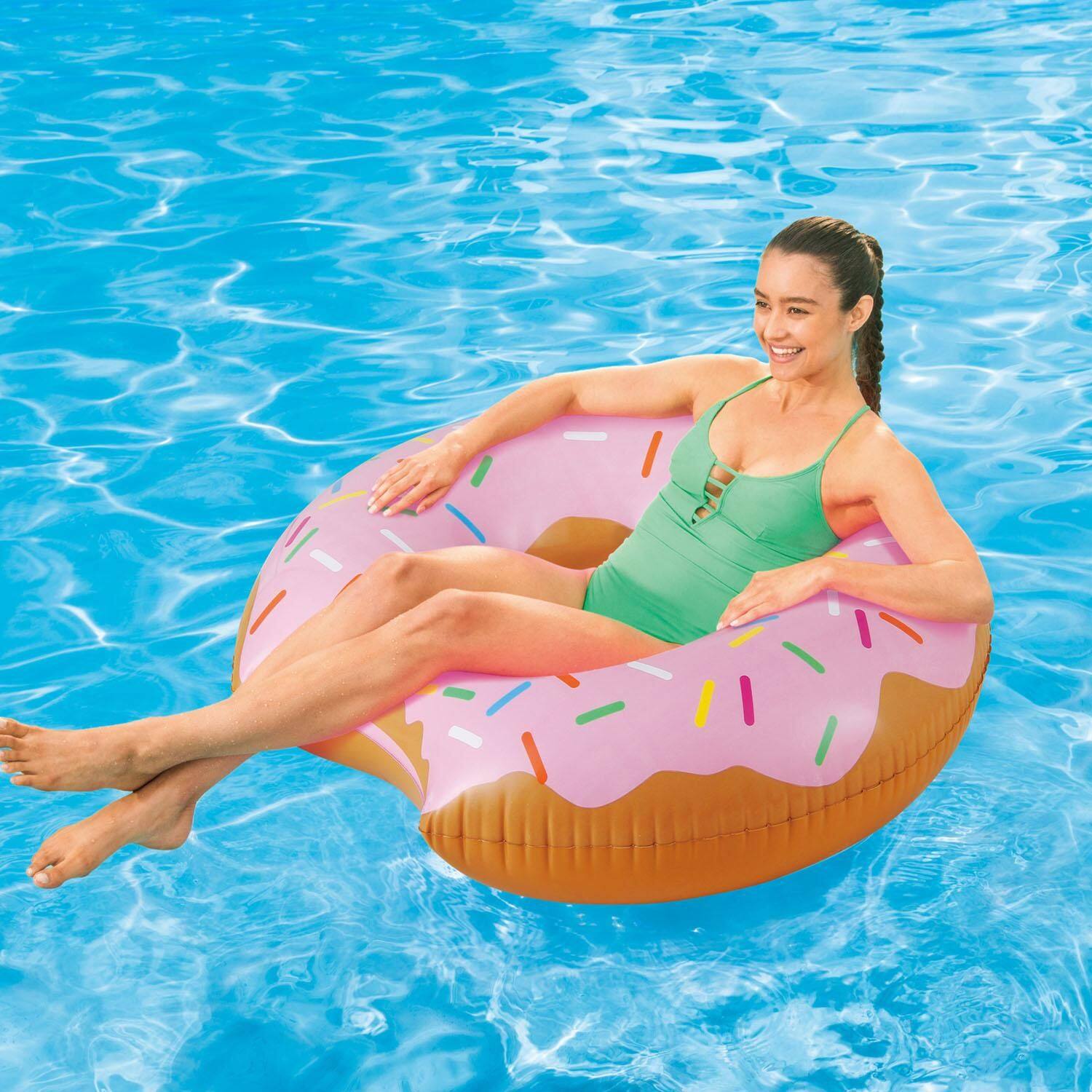 Donut store pool ring