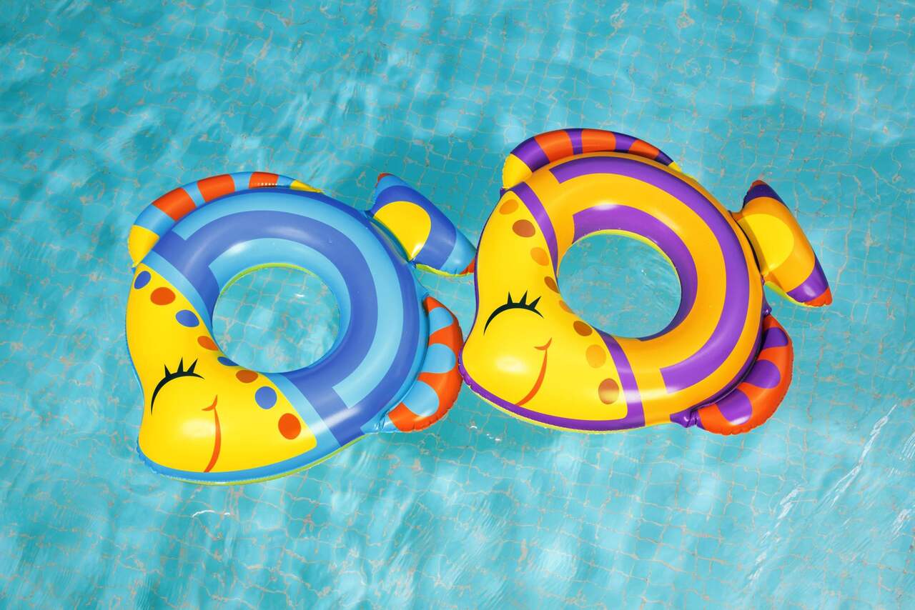 H2OGO!™ Inflatable Round Fish Kids' Swim Pool Float/Tube, 32-in