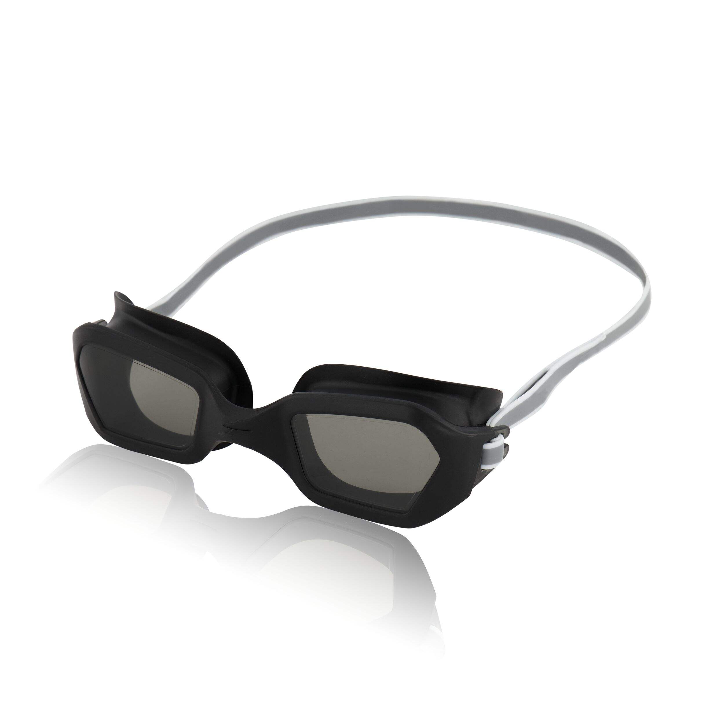 Lunettes de natation antibuée à protection UV pour jeunes/adultes Speedo, noir/gris, 14 ans et plus Front_Three_Fourths_Angled_Left