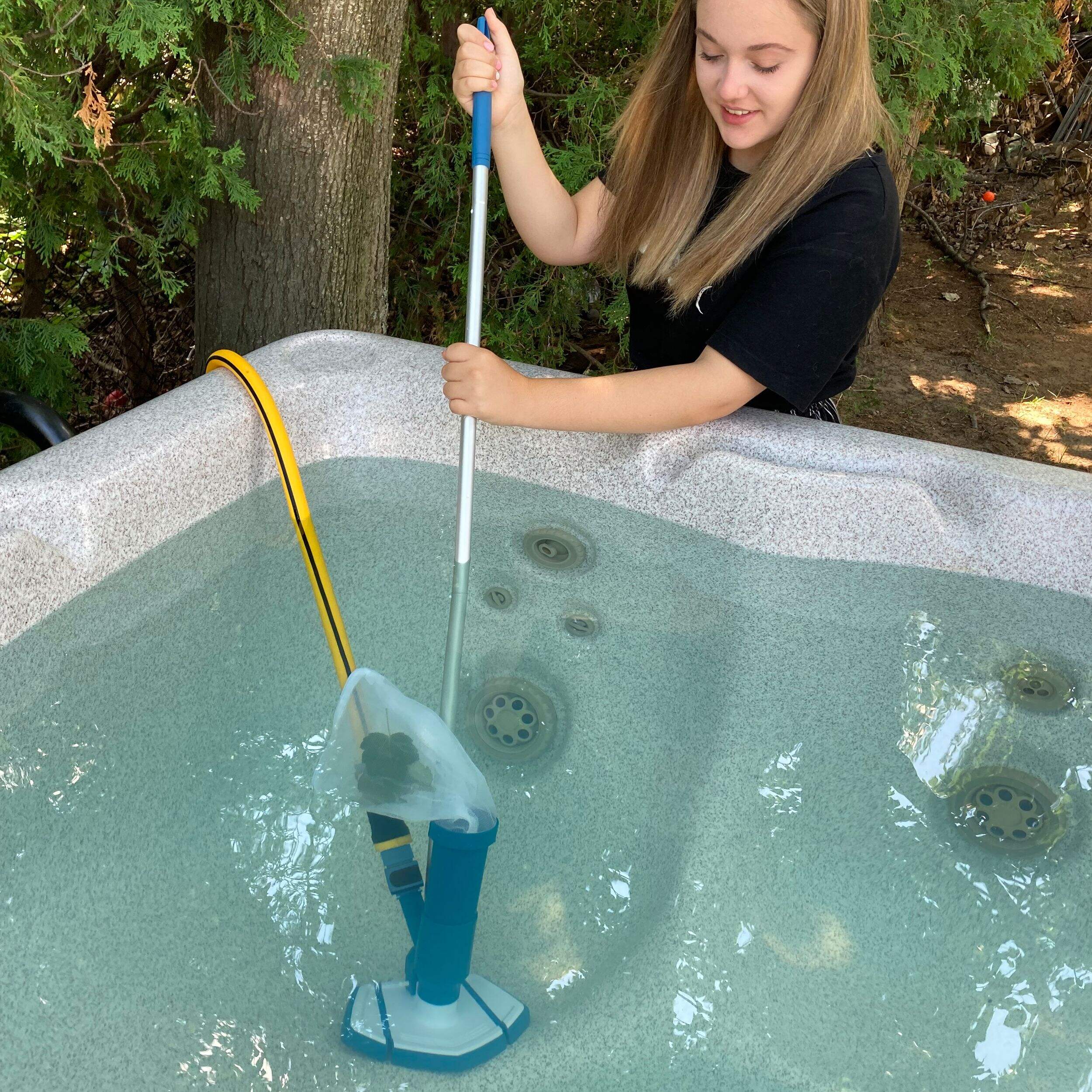 Aquarius Deluxe Underwater Pool Vacuum Cleaner with Universal Plastic