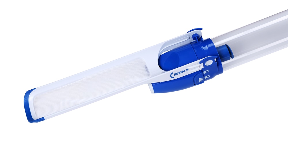 Aquarius Small Pool Vacuum with Telescopic Pole & Skimmer Attachments