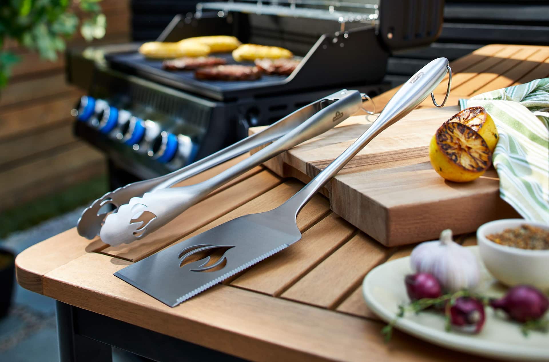 Napoleon PRO Stainless Steel BBQ Grill 2 Piece Toolset Tong and Multifunctional Spatula Canadian Tire