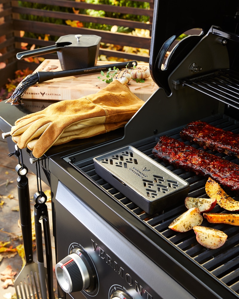 Vermont Castings Cast Iron BBQ Smoker Box w/ Heat Resistant