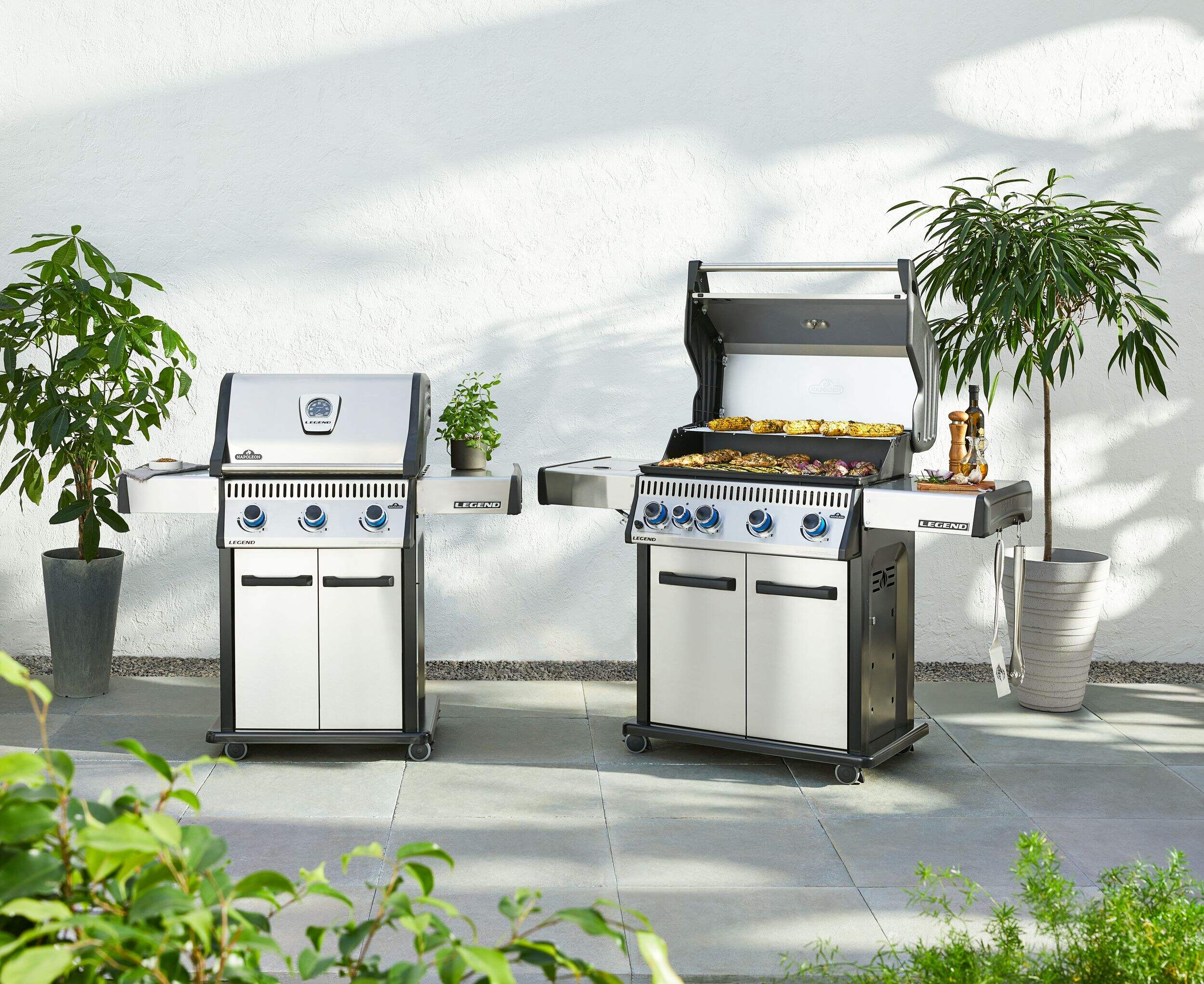 Napoleon Legend LD3 Stainless Steel 3Burner Natural Gas BBQ Grill with