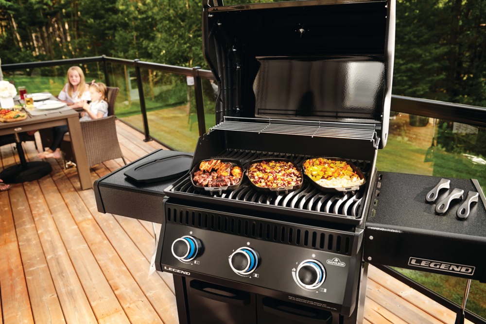 Napoleon Legend LD3 3Burner Propane Gas BBQ Grill with Folding Side