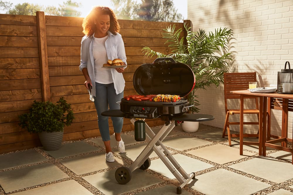 Coleman Roadtrip Portable 3 Burner Propane Gas BBQ Grill With A Folding   Coleman 3b Roadtrip Cart Grill B42b2076 98df 43a9 Bd9f 6df5822d595e 