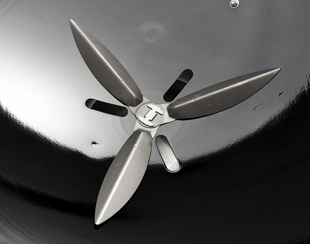 er MasterTouch 22In Charcoal Kettle BBQ Grill with a Cleaning System Canadian Tire