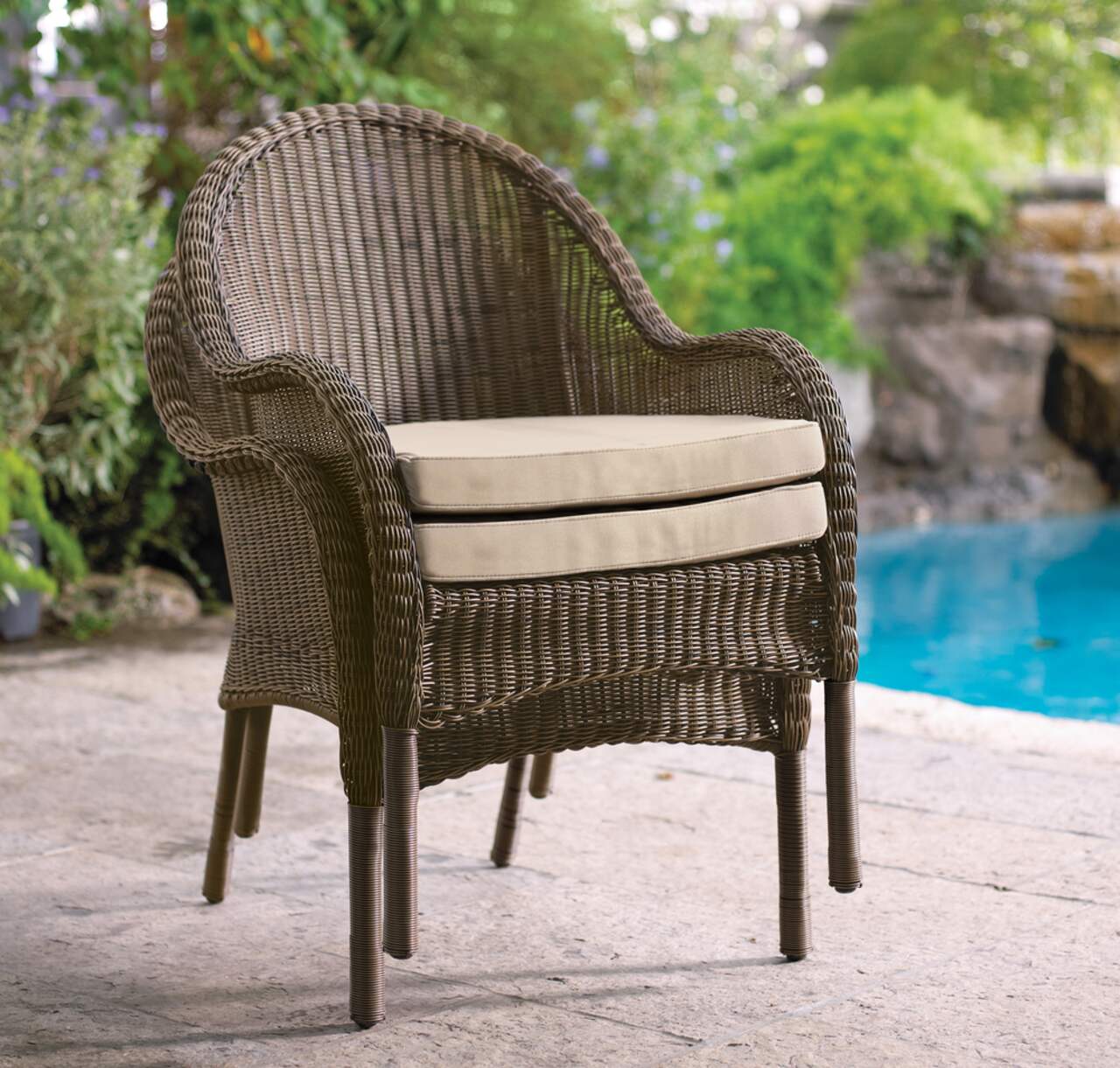 Stackable resin outlet wicker outdoor chairs