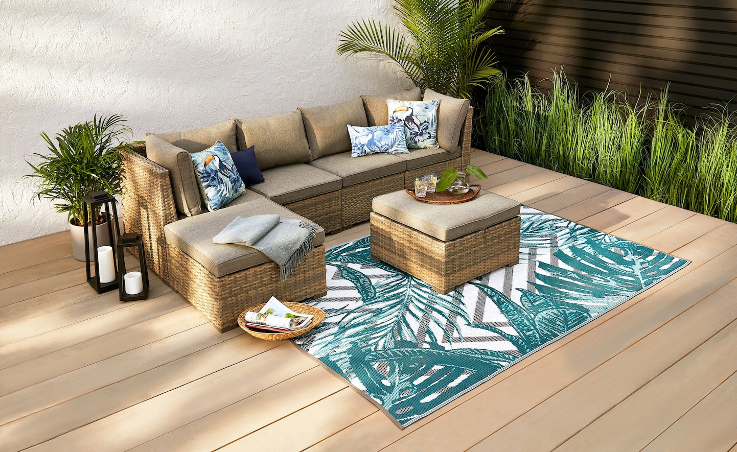 CANVAS Bala AllWeather Wicker Outdoor/Patio Dining Table w/ Faux Wood