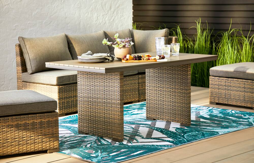 outdoor casual dining set