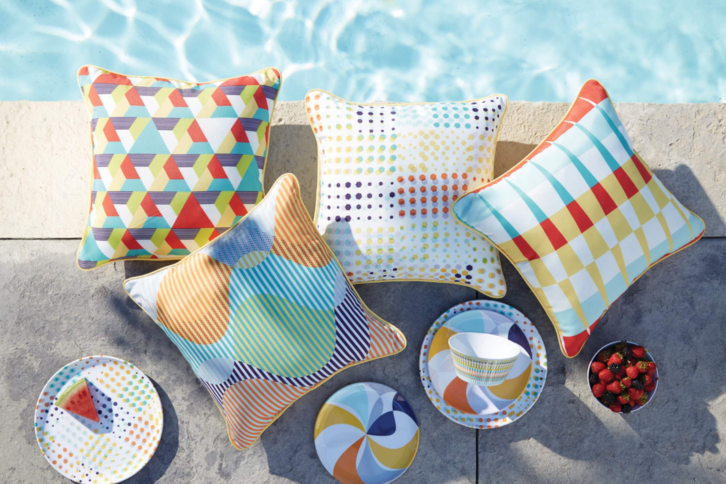 CANVAS Confetti by Avril Loreti Patio Toss Cushion with Tri-pel, 18-in Composite_or_Mixed