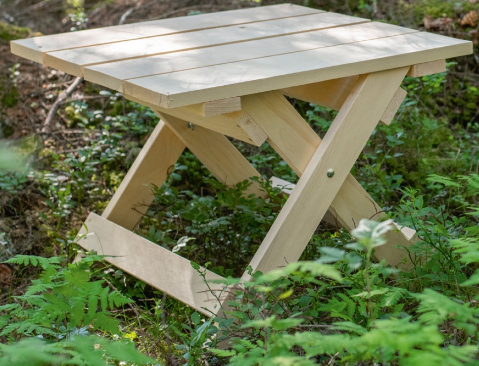 Bear Chair Wooden Square Outdoor/Patio Side Table Canadian Tire