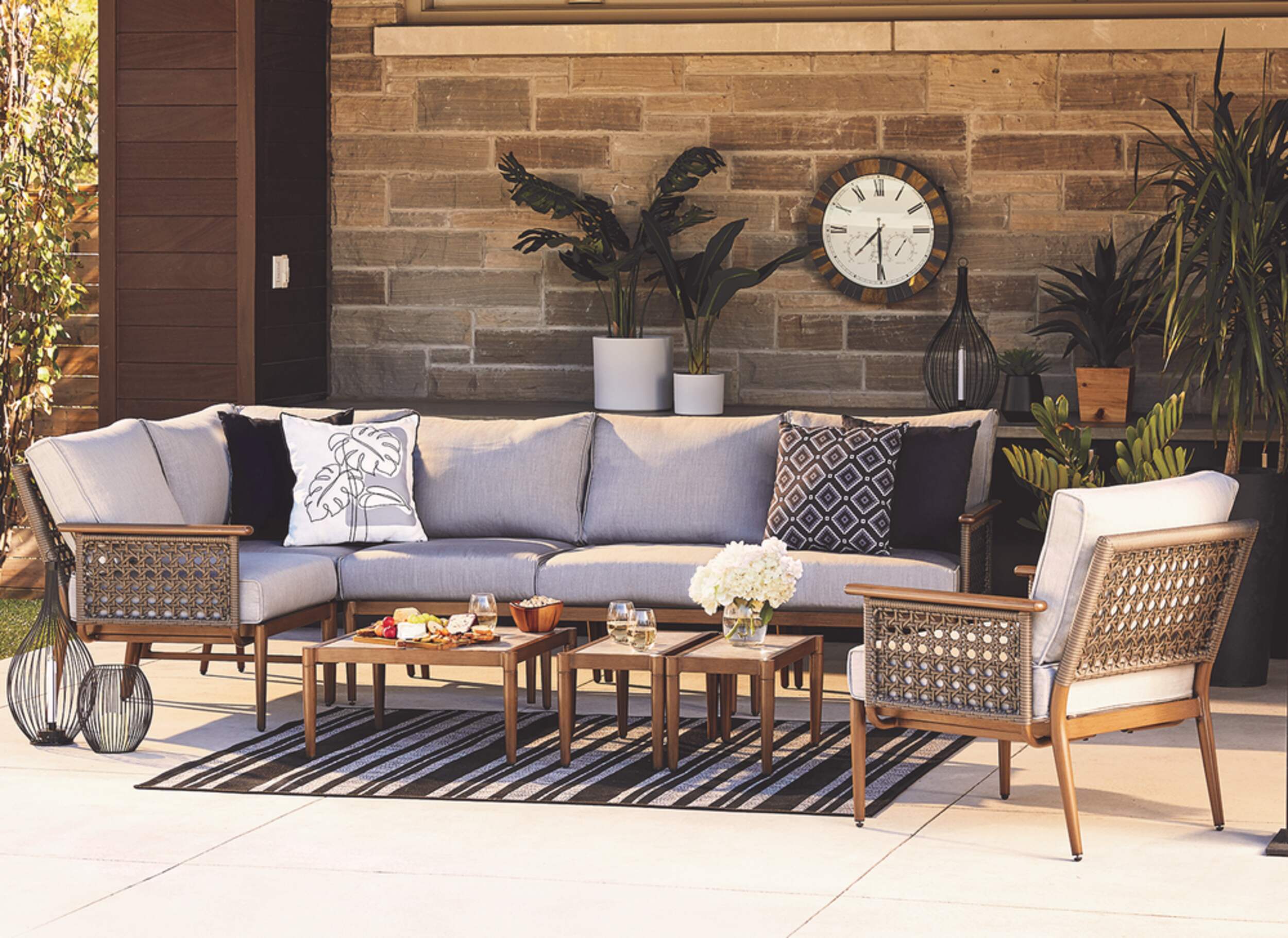 CANVAS Baffin AllWeather Wicker Outdoor/Patio Conversation Set w