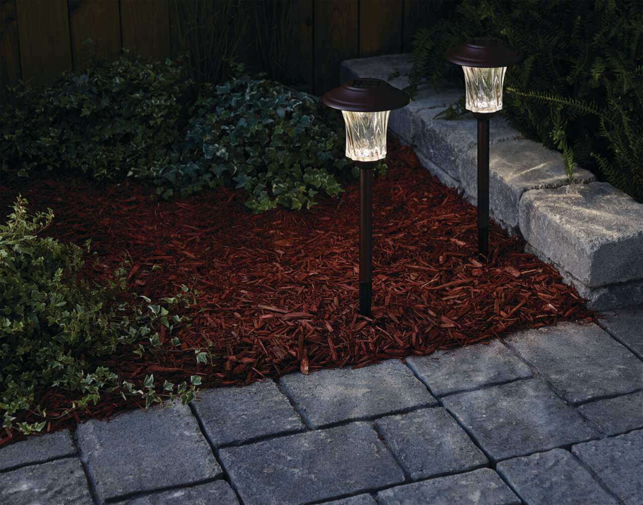 NOMA Outdoor White LED Solar Lake Effect Glass Garden Pathway