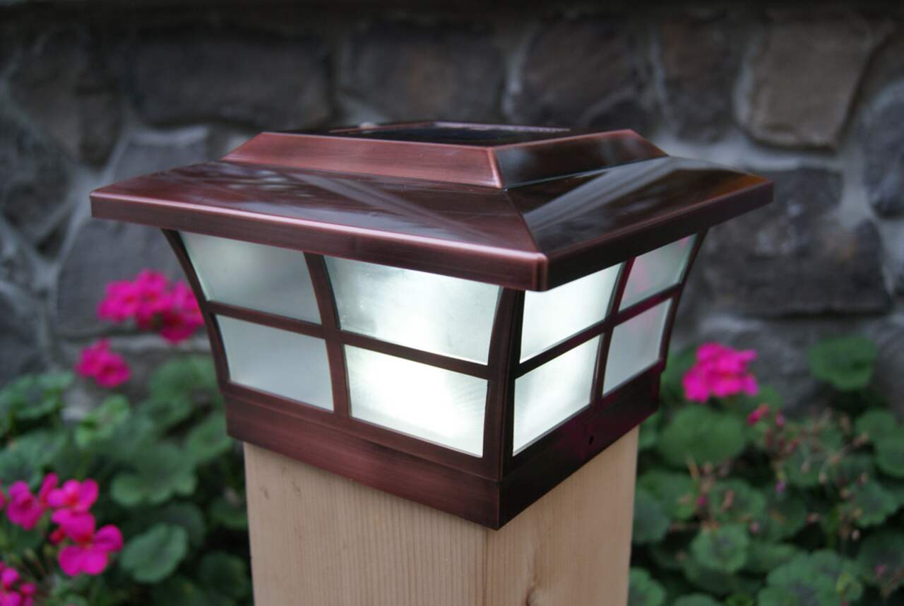 Classy Caps Outdoor Bright White 6 LM LED Solar Post Fence Lights 2 pk Assorted Canadian Tire