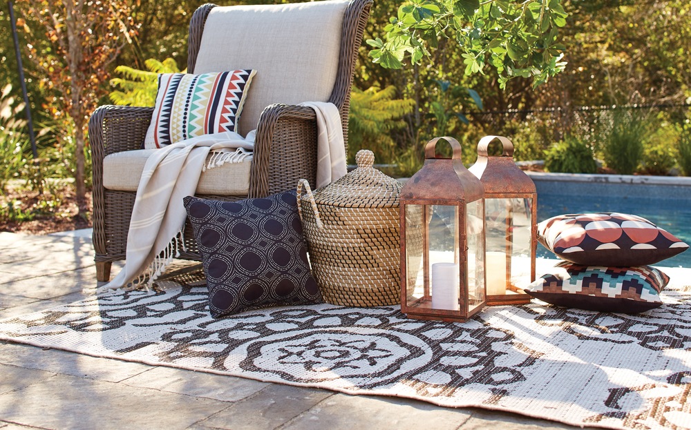 CANVAS Azteca Patio Toss Cushion, 16in Canadian Tire