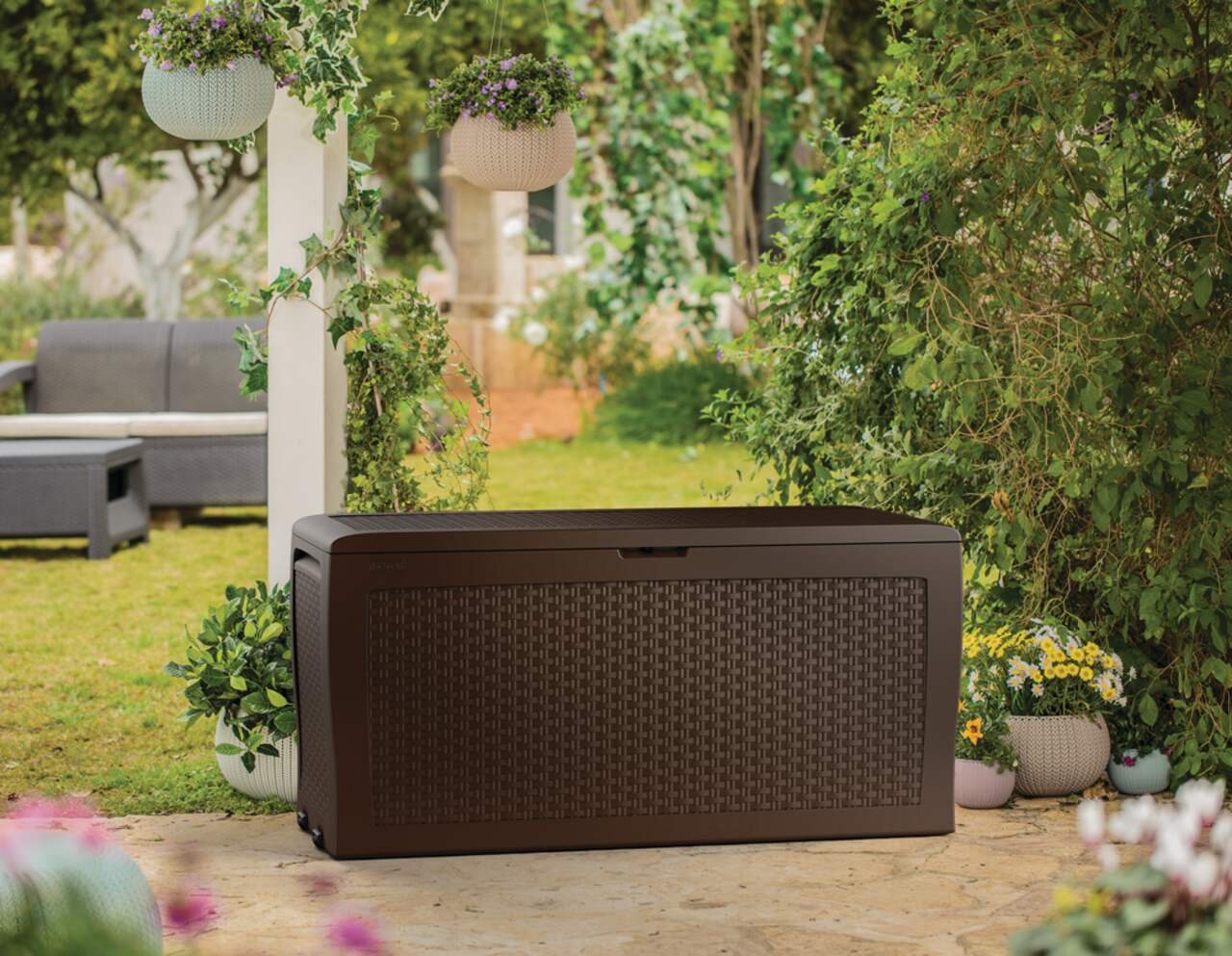 27 Gallon Rattan Trash Can, Outdoor Wicker Waste Basket, Wast Container Patio Can Detachable Lid Park Patio Backyard Lawn Brown