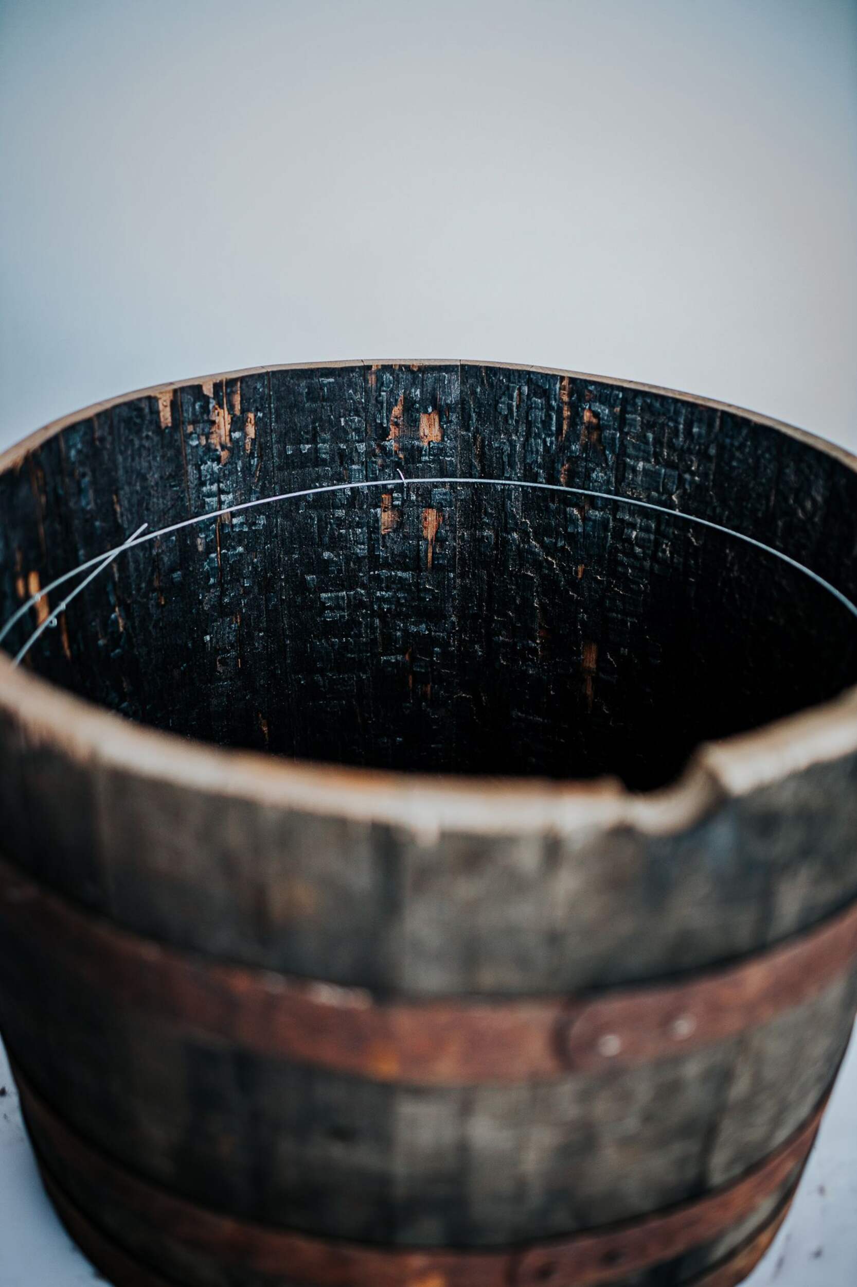 County Cooperage Wood Round Whiskey Barrel Planter, 25-in W x 17-in H x 25-in D, Assorted Finishes CloseUp