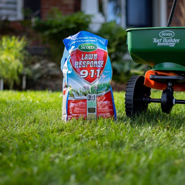 Scotts Lawn Response 3in1 Grass Seed & Fertilizer Mix, 911, 4.8kg
