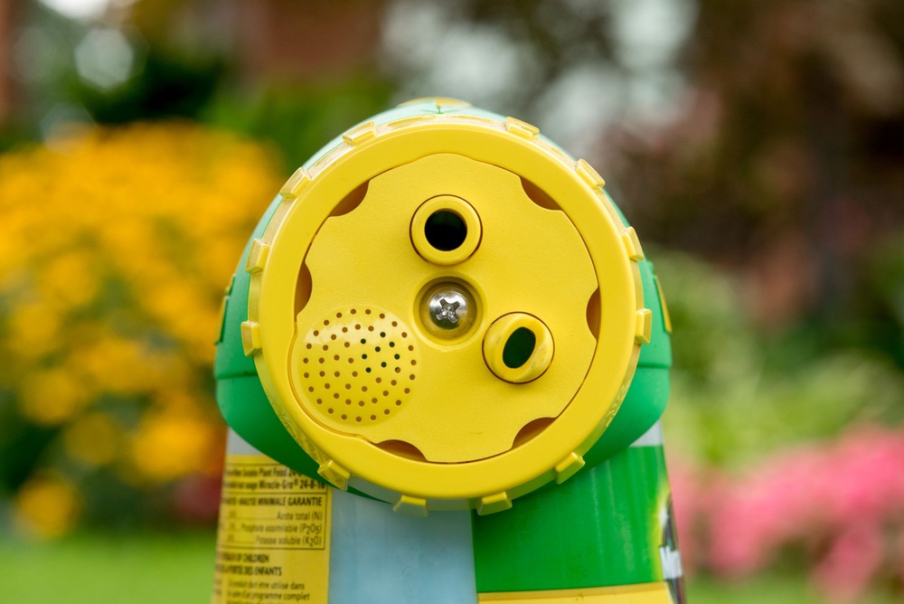 MiracleGro® Garden Feeder w/ Dispenser Canadian Tire