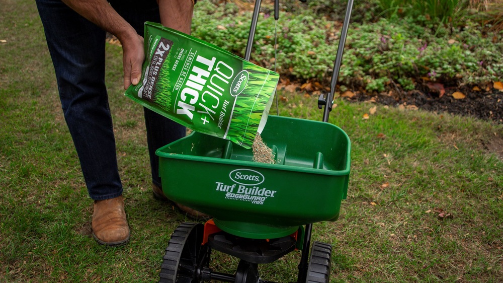 Mélange d’engrais et de semences à gazon Scotts Turf Builder Quick