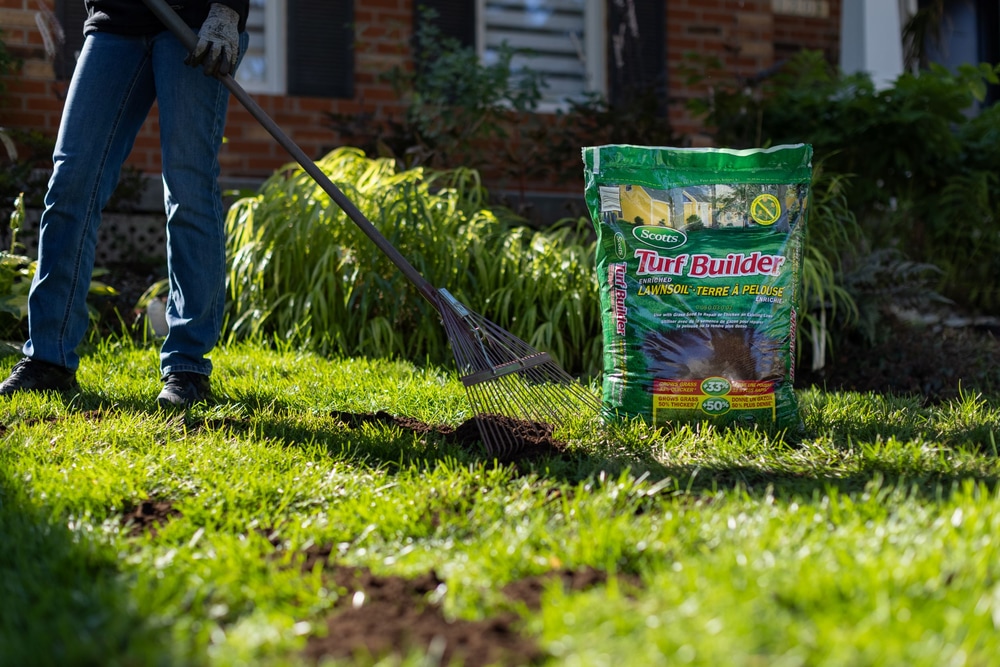Scotts Turf Builder Enriched Lawn Soil, 28.3L Canadian Tire